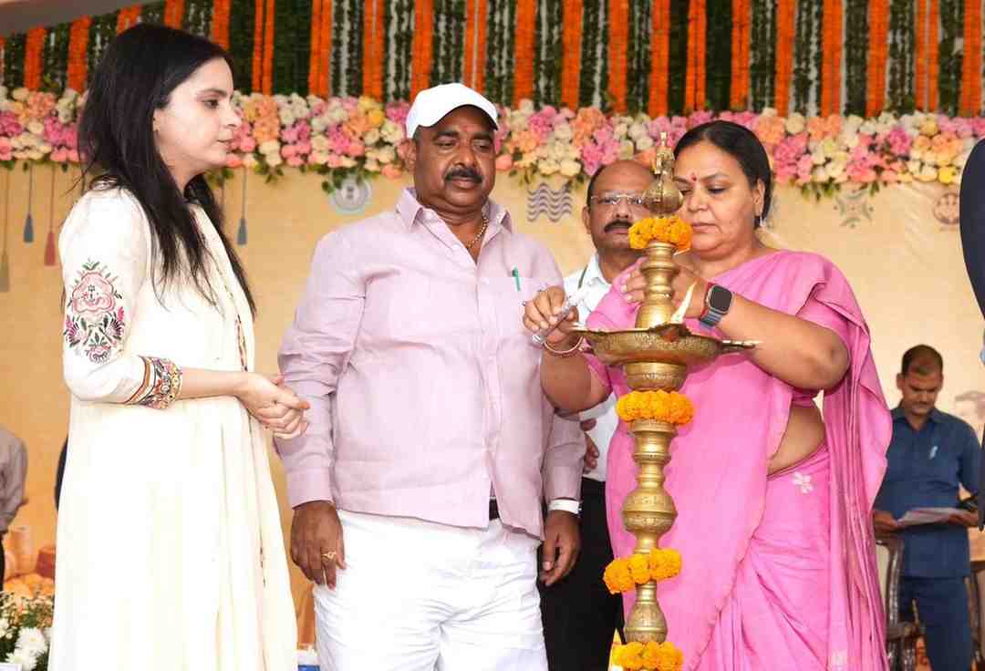 मोराबादी में सजा 'मिनी भारत'! सरस मेला 2026 का शानदार शुभारंभ