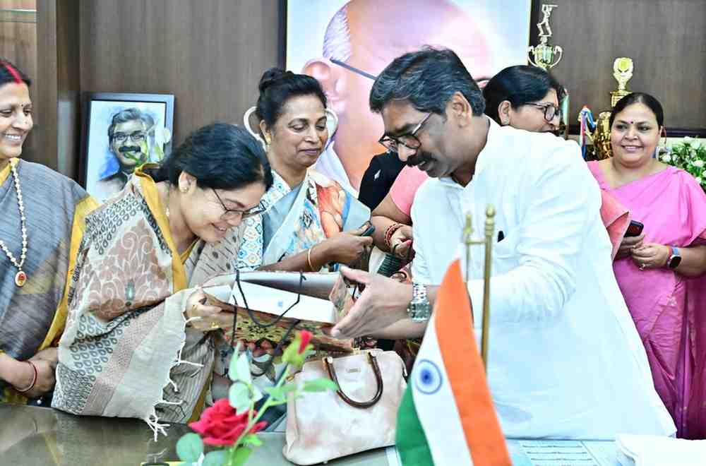 CM Hemant Soren interacting with female MLAs in Jharkhand Assembly on Women's Day.