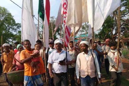 ईटकी के डोला टाड़ में पारंपरिक हथियार लेकर एकत्रित हुए 52 गांवों के आदिवासी शिकारी और पड़हा राजा